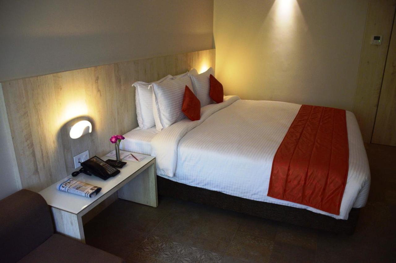 Hotel Citrus Prime Candolm, Goa Candolim Exteriör bild