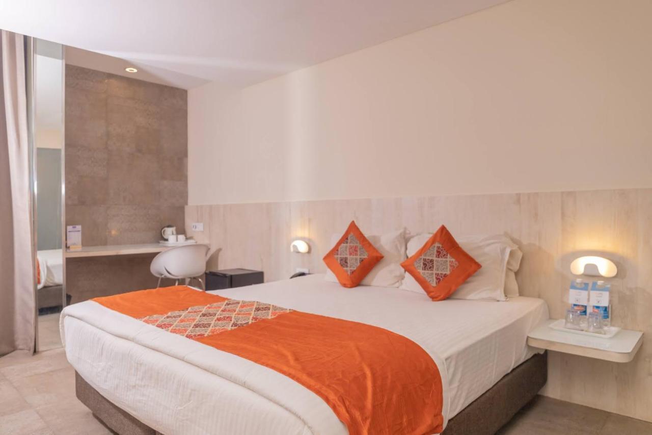 Hotel Citrus Prime Candolm, Goa Candolim Exteriör bild